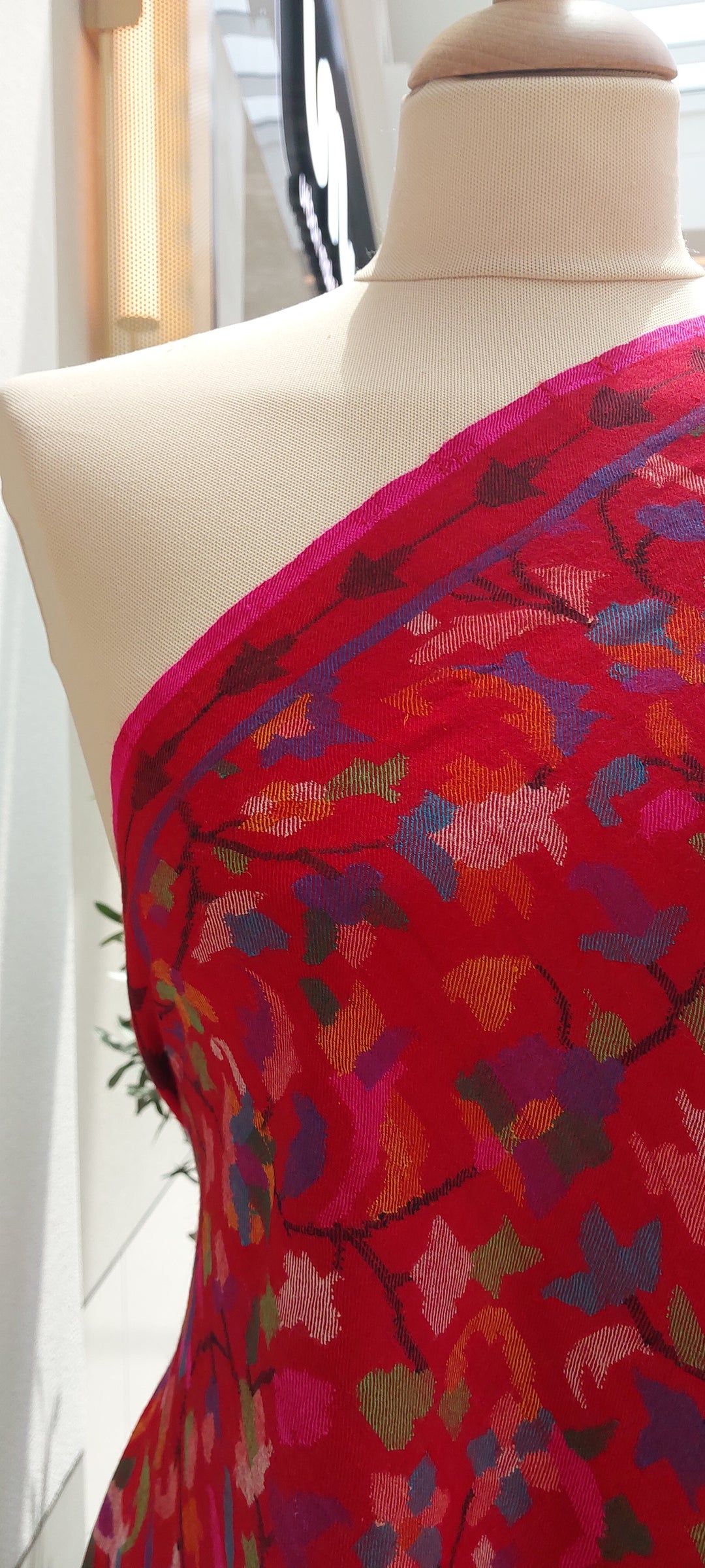 Emaan Red Vibrant Kashmiri Kani Pashmina Shawl |House Of Inaayat