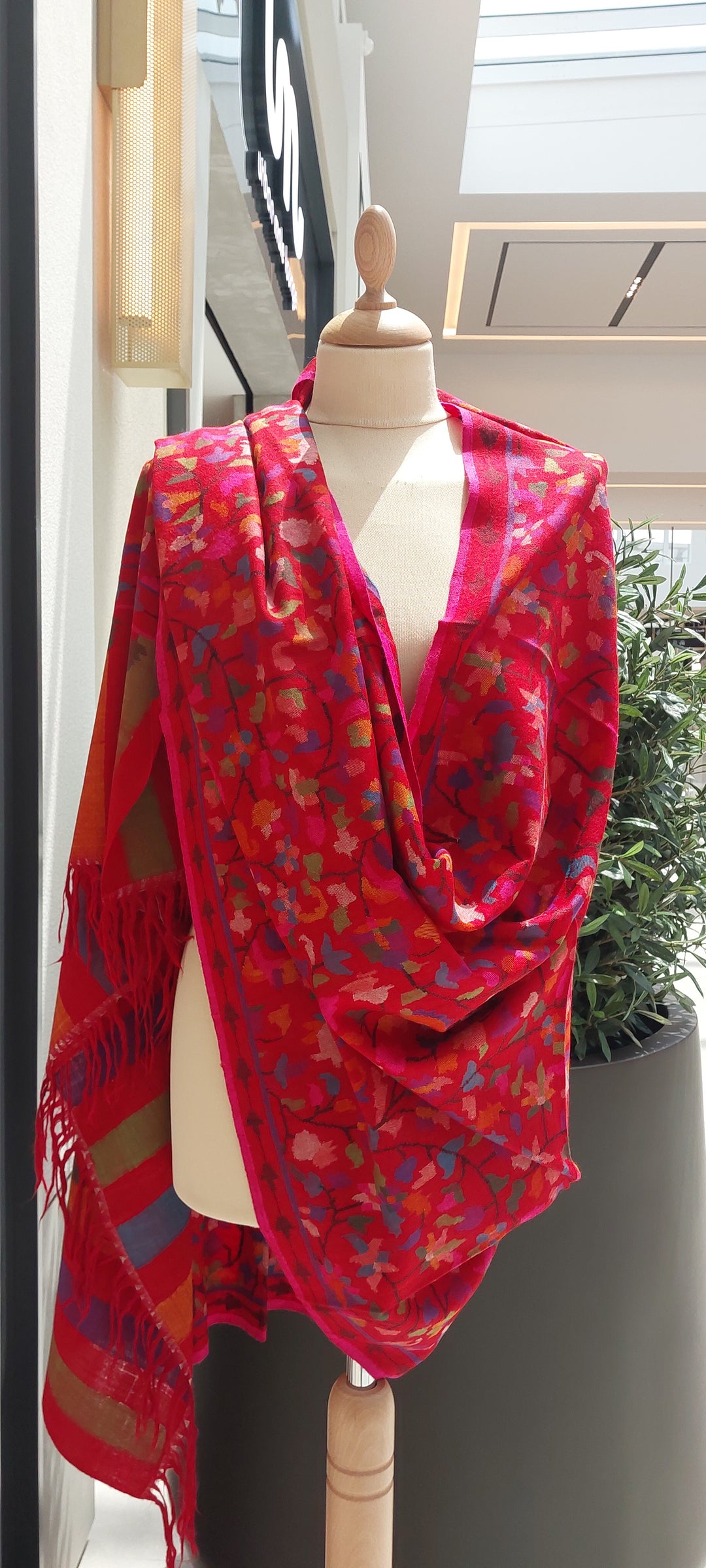 Emaan Red Vibrant Kashmiri Kani Pashmina Shawl |House Of Inaayat