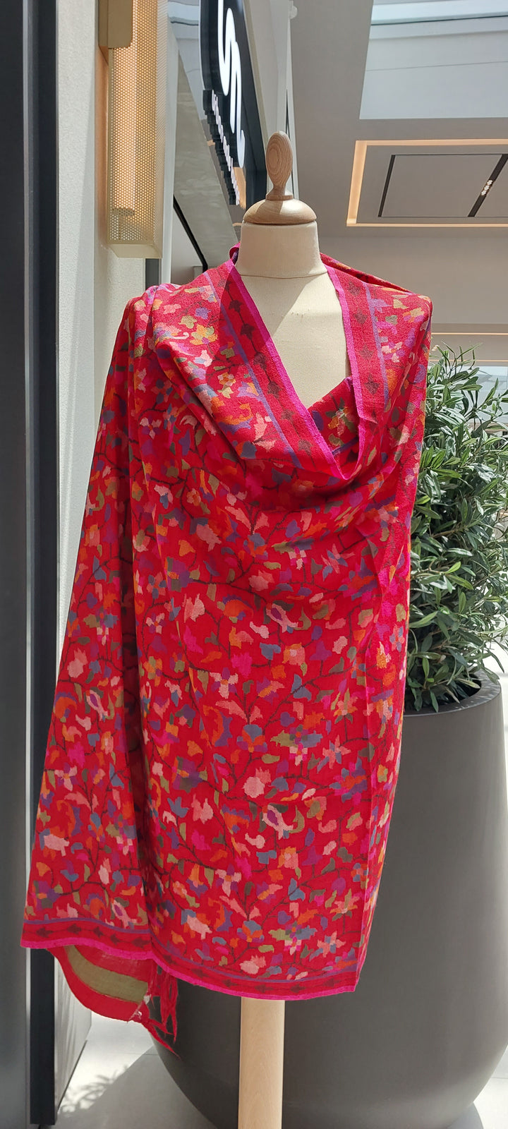 Emaan Red Vibrant Kashmiri Kani Pashmina Shawl |House Of Inaayat