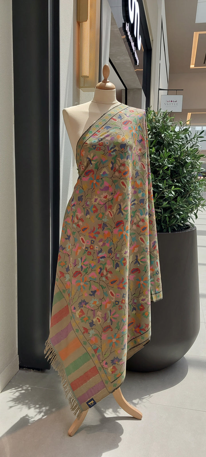 Emaan Grey Kashmiri Kani Pashmina Shawl |House Of Inaayat