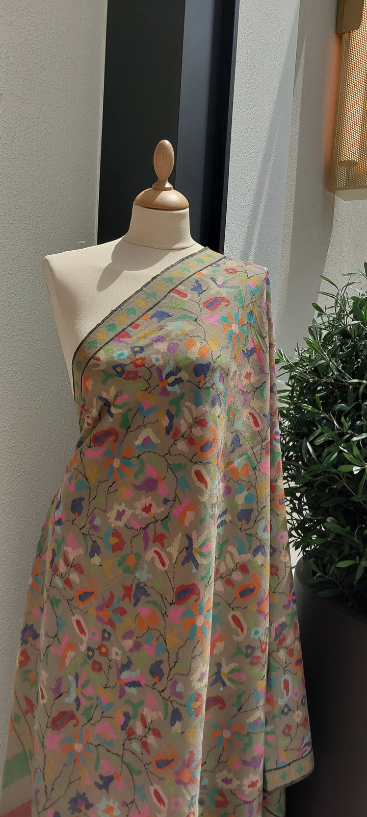 Emaan Grey Kashmiri Kani Pashmina Shawl |House Of Inaayat