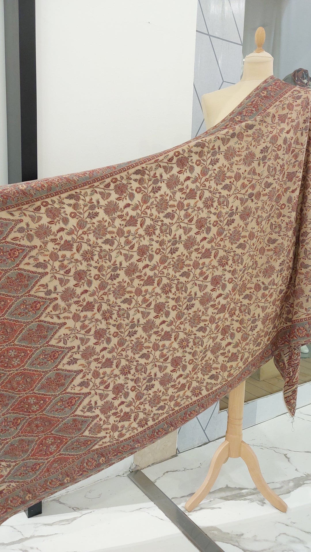 Bhoomi Beige & marrow Cashmere Shawl |House Of Inaayat
