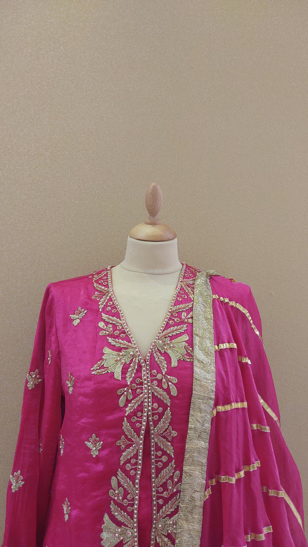 Hot Pink Embroidered Kurti Set| AURAROZE