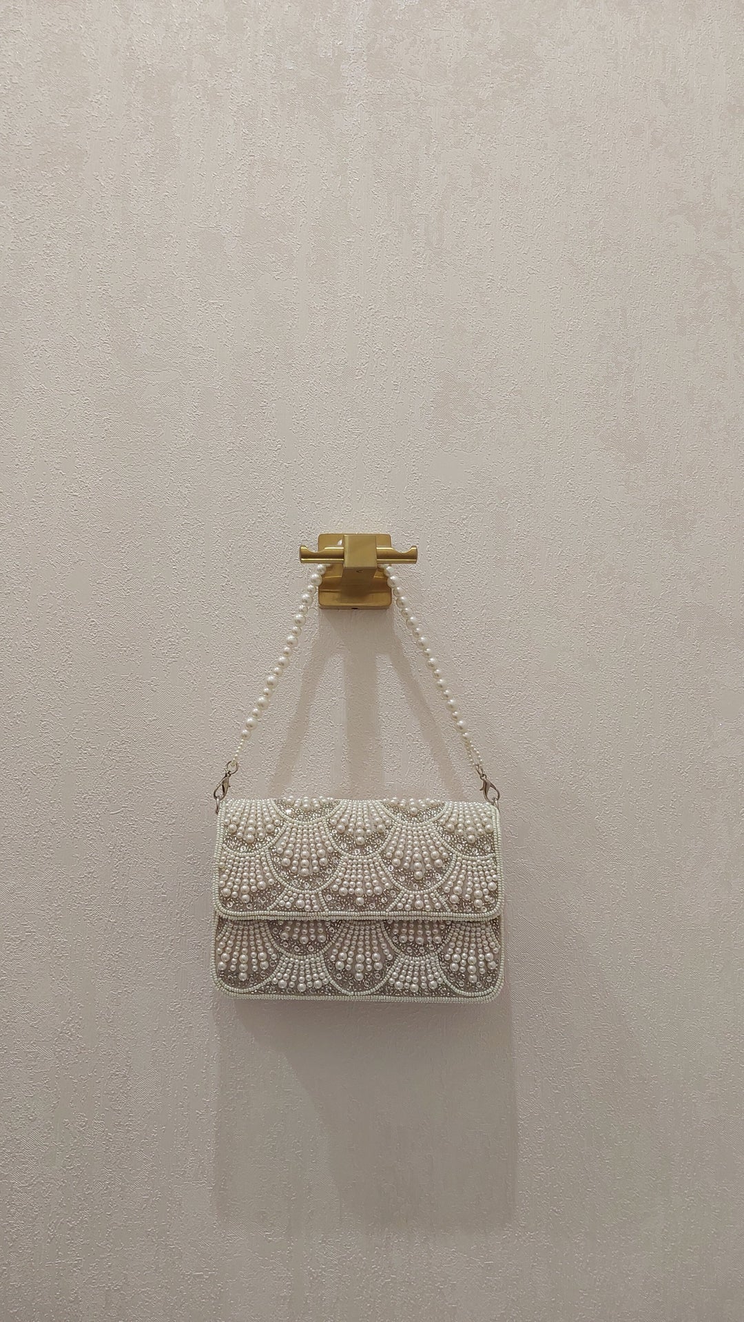 Ivory Pearl Scalloped Clutch| Al Falah