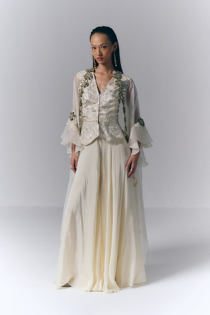 Ivory Bloom Cape Set|VARUN BAHL