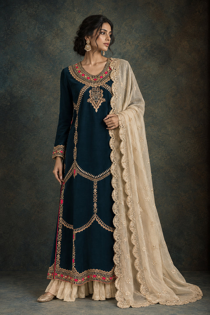 Dark Green Embroidered Kurti with Scalloped Dupatta| AURAROZE