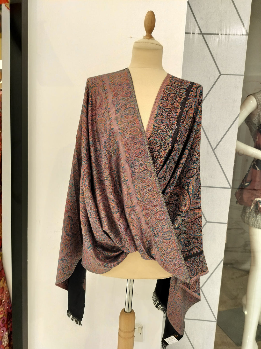 Janvi Black Mixed Cashmere Scarf | House of Inaayat