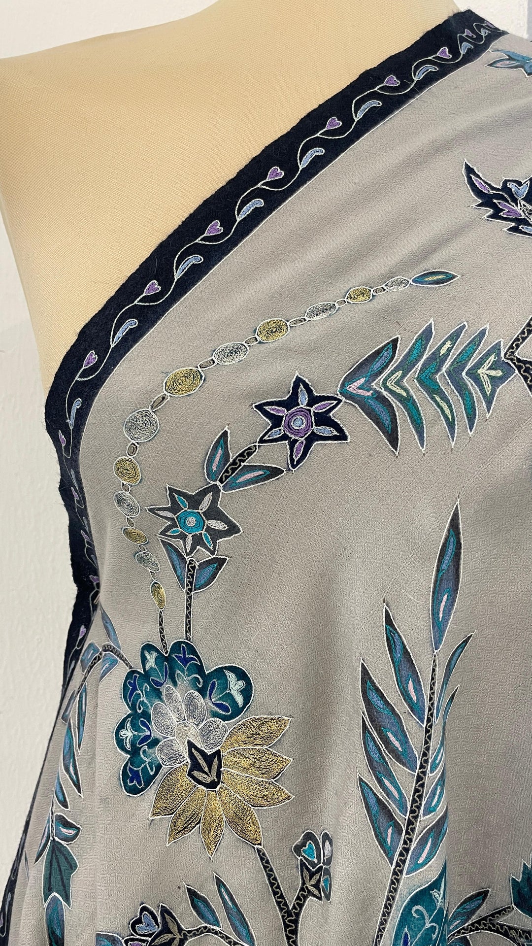 Shipra Grey Kalamkari Pashmina Scarf | House of Inaayat