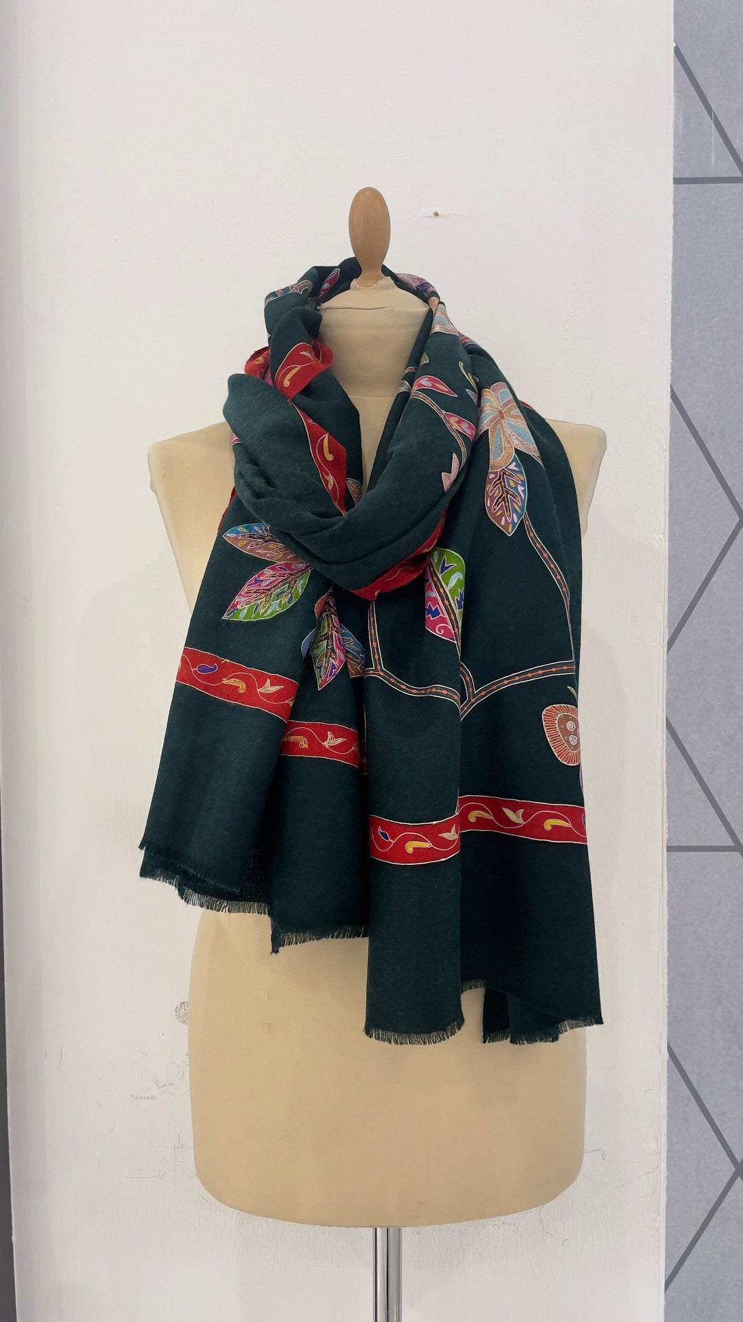 Shipra Forest Green Kalamkari Pashmina Scarf | House of Inaayat