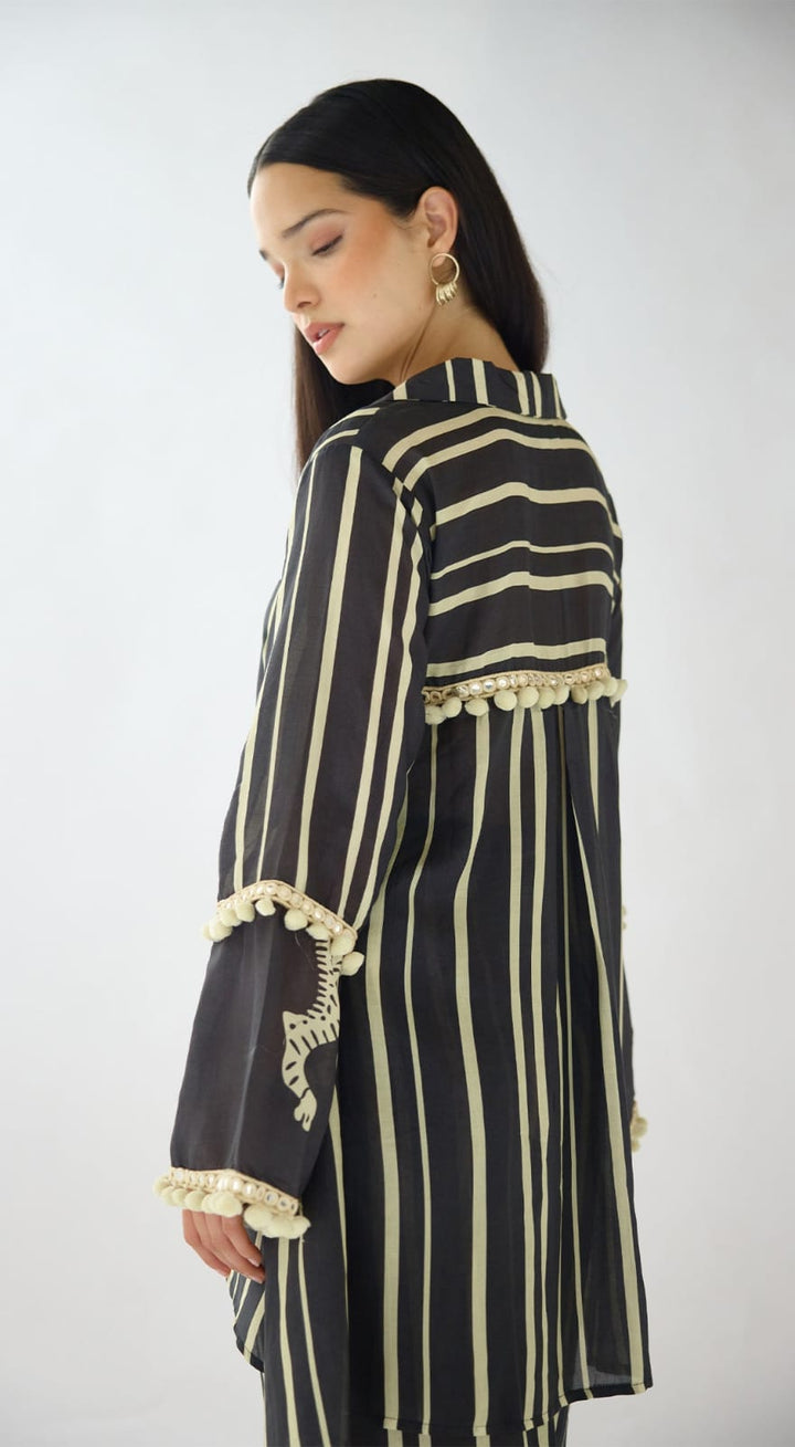 Black Stripes Abstract Co-ord Set | Basanti Kapde Aur Koffee