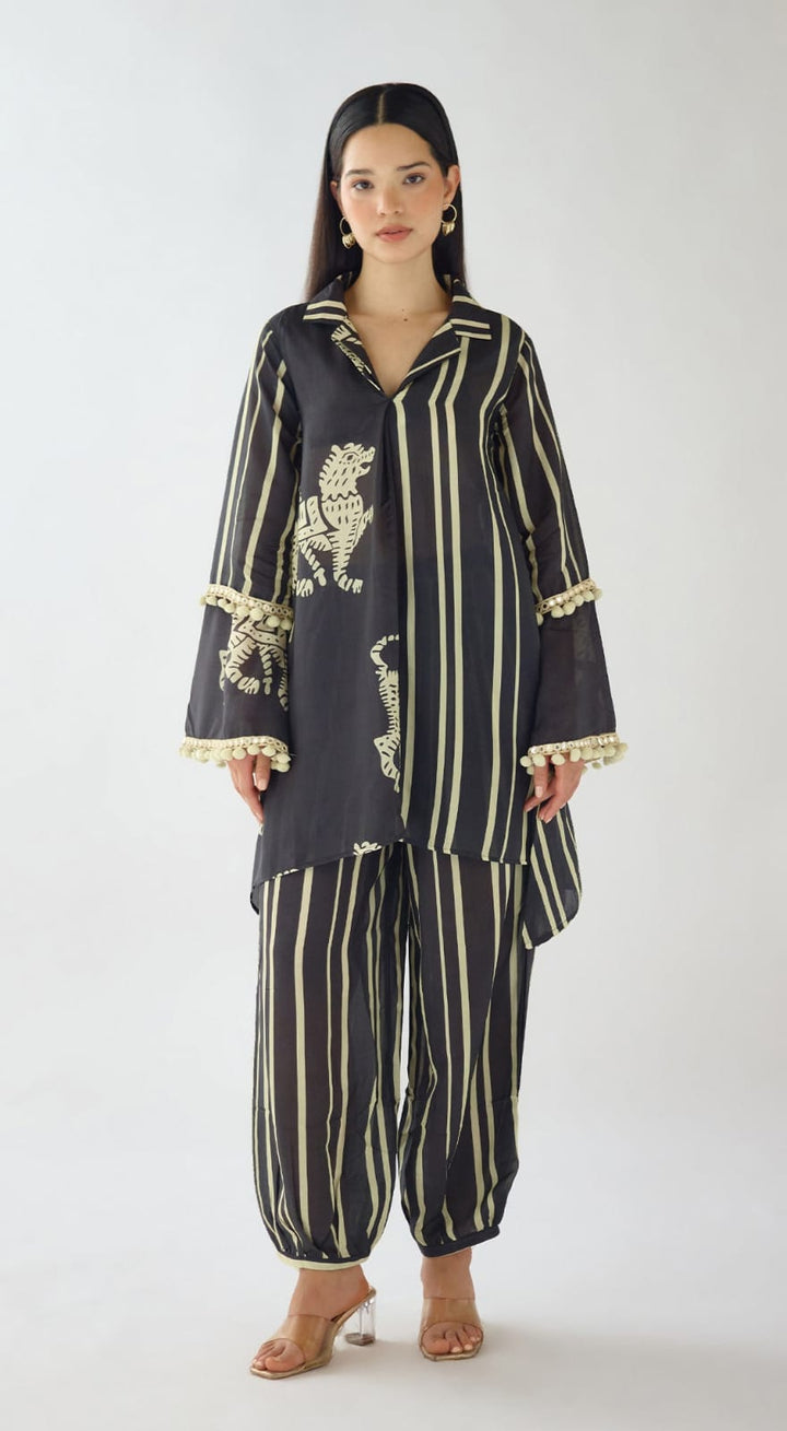 Black Stripes Abstract Co-ord Set | Basanti Kapde Aur Koffee