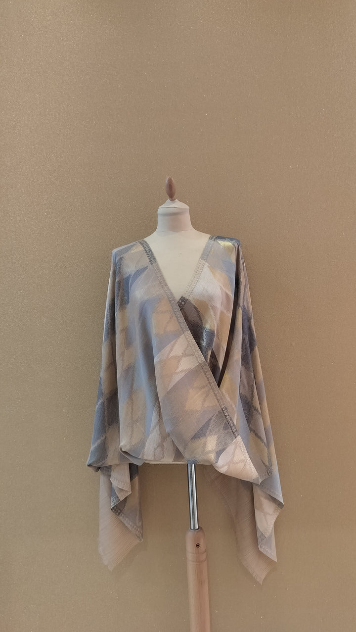 Champagne and Silver Reversable Zari Scarf |House of Inaayat