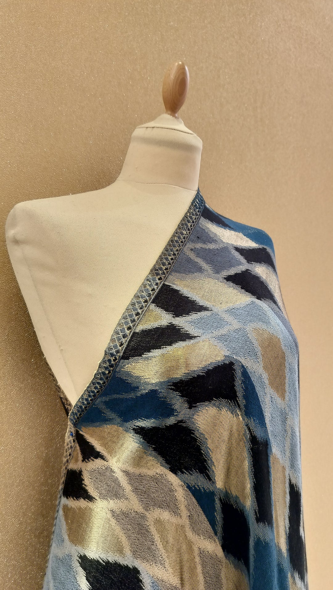 Midnight Sapphire Reversable Ikat Zari Scarf |House of Inaayat