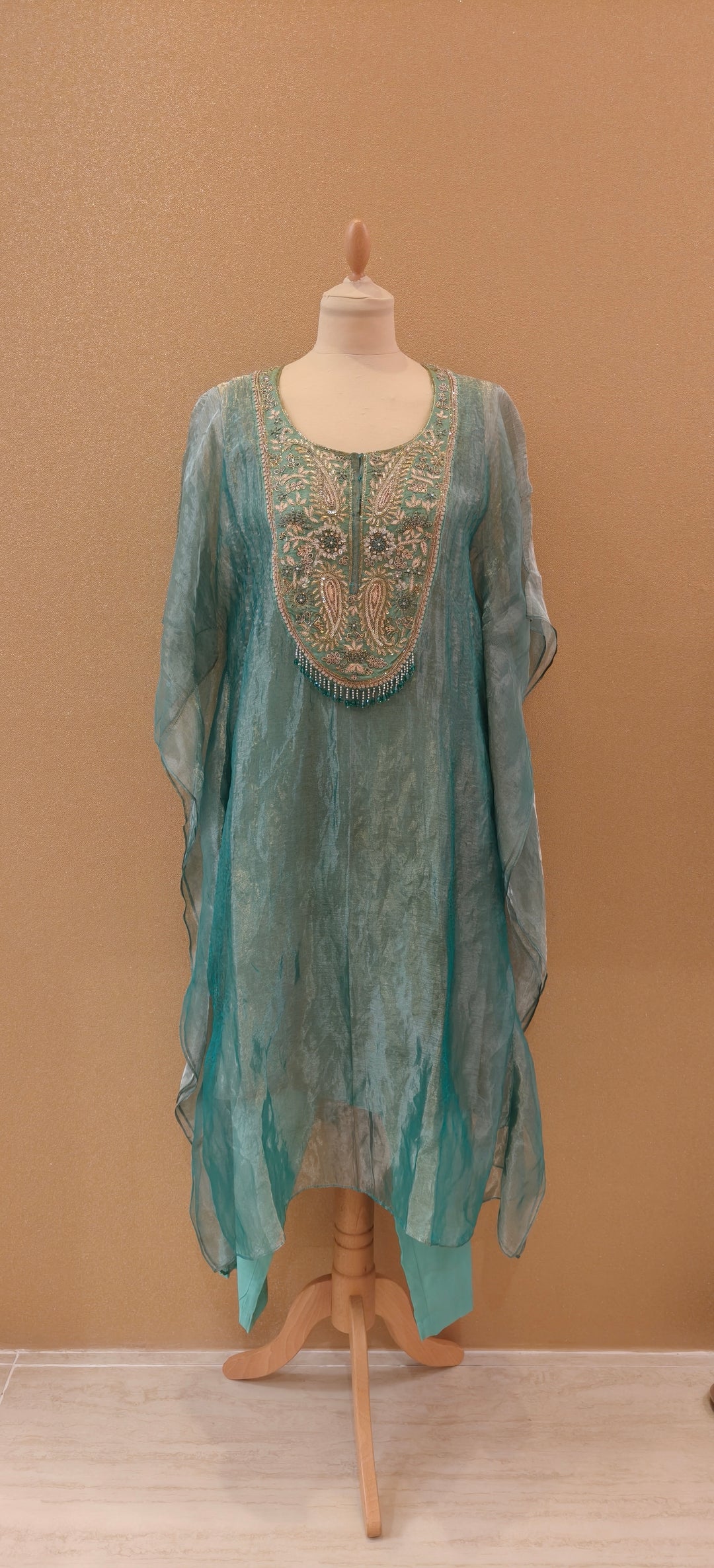 Aqua Stillness Embellished Kaftan Set| Basanti Kapde Aur Koffee