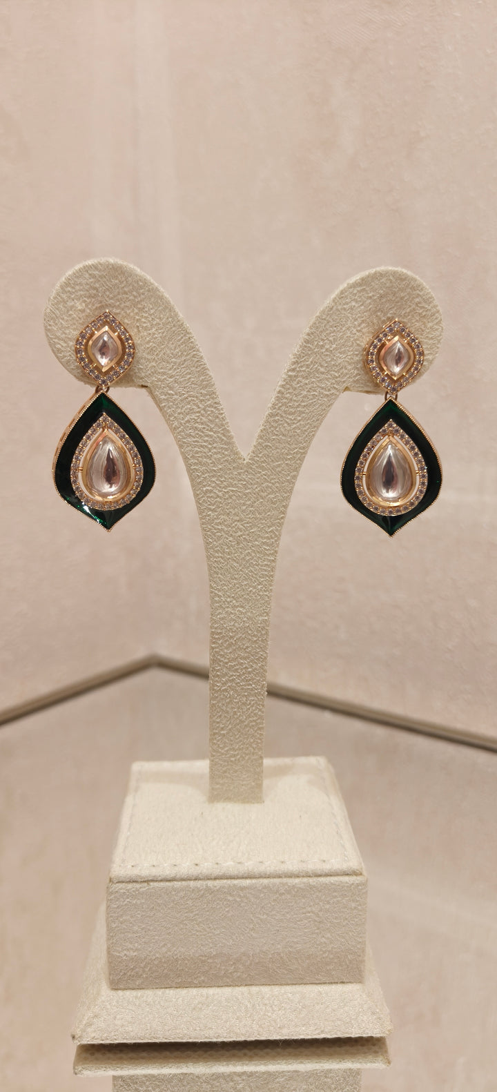 Enamel & Pearl Choker Set|Inaayat By Divya Taimni