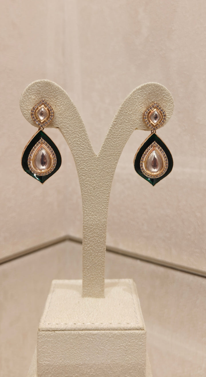 Enamel & Pearl Choker Set|Inaayat By Divya Taimni