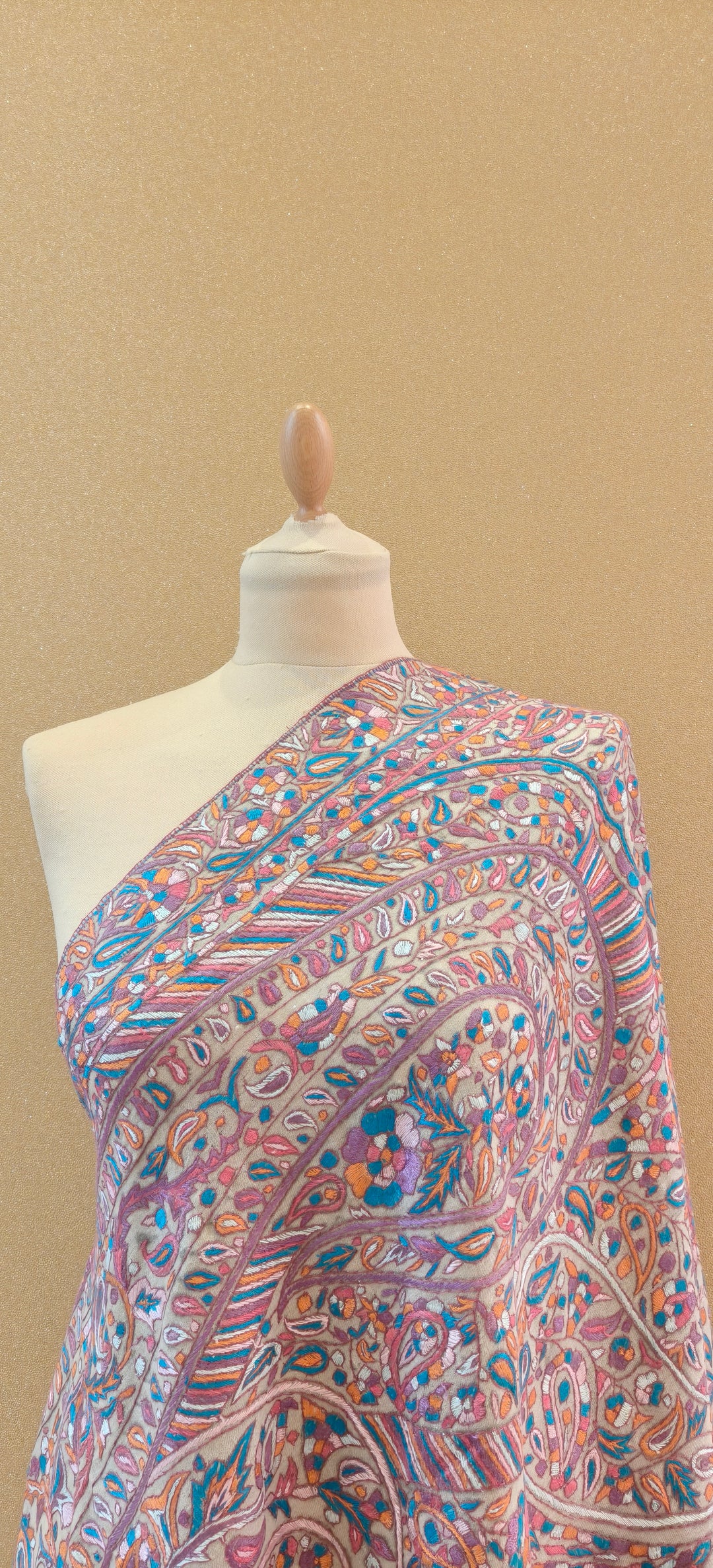 Exquisite Hand-Embroidered Sozni Jamawar Shawl |House Of Inaayat