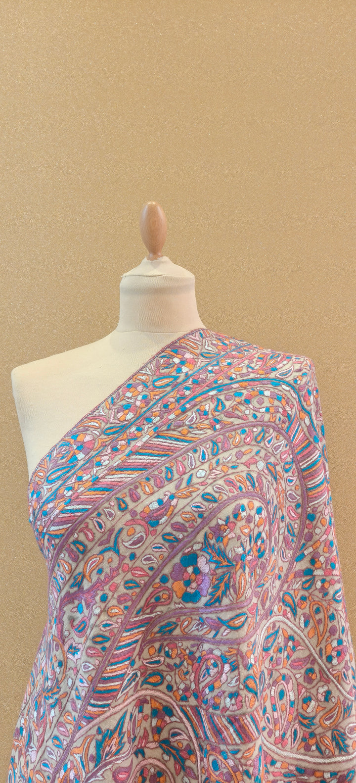 Exquisite Hand-Embroidered Sozni Jamawar Shawl |House Of Inaayat