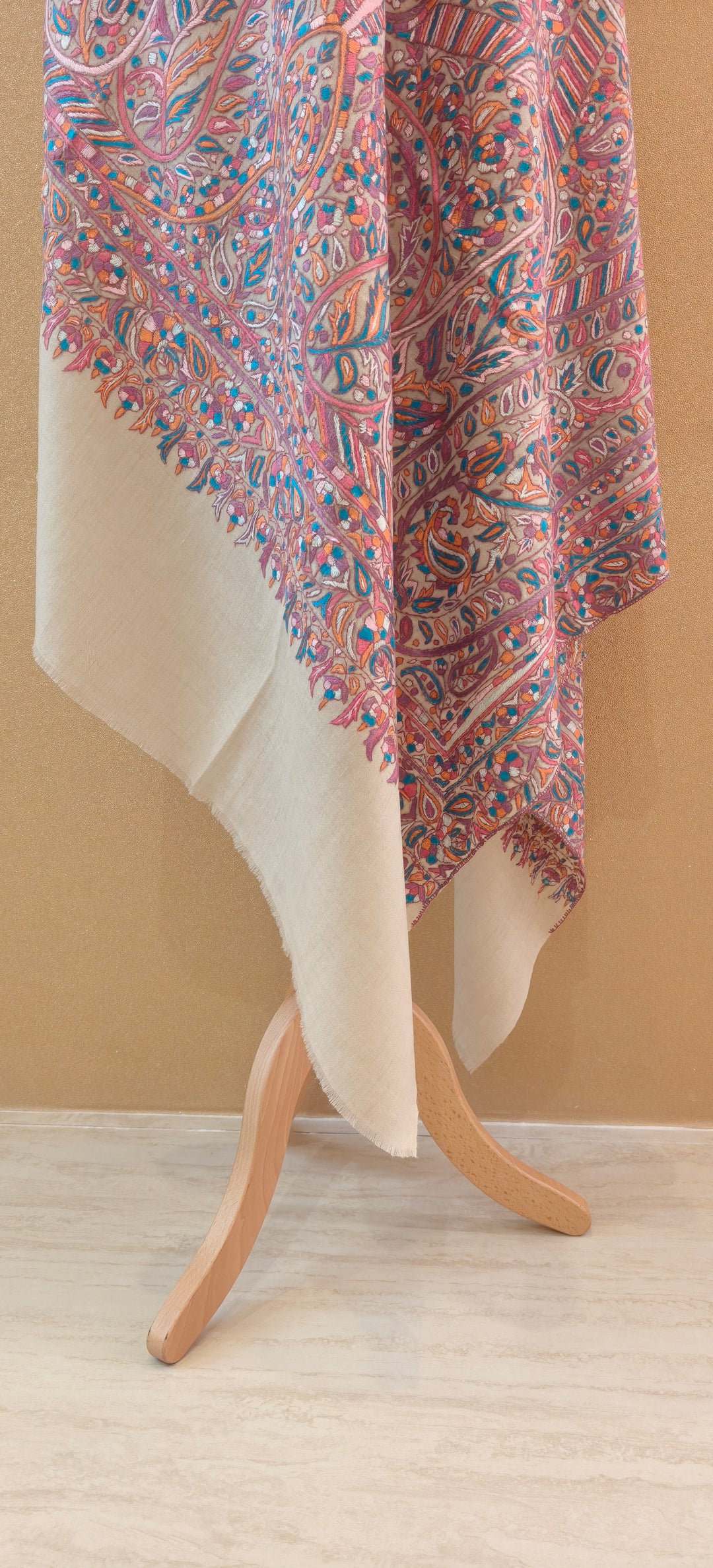 Exquisite Hand-Embroidered Sozni Jamawar Shawl |House Of Inaayat