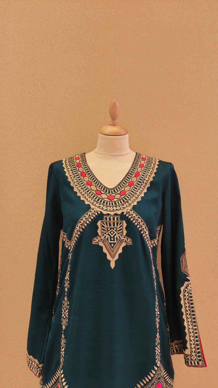Dark Green Embroidered Kurti with Scalloped Dupatta| AURAROZE