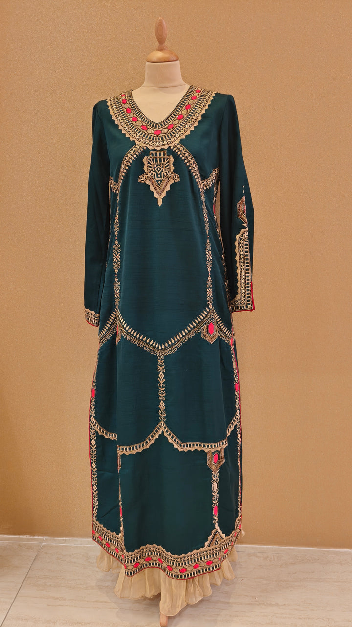 Dark Green Embroidered Kurti with Scalloped Dupatta| AURAROZE