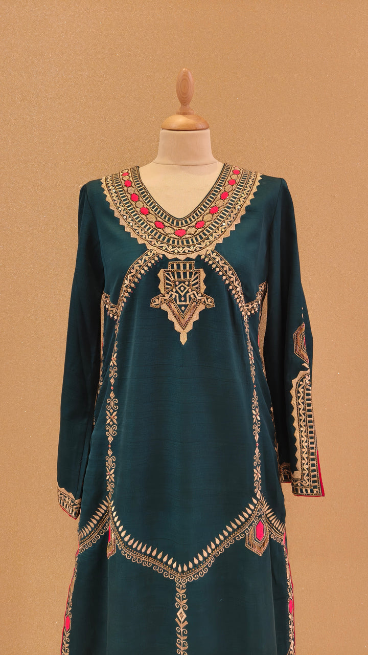 Dark Green Embroidered Kurti with Scalloped Dupatta| AURAROZE