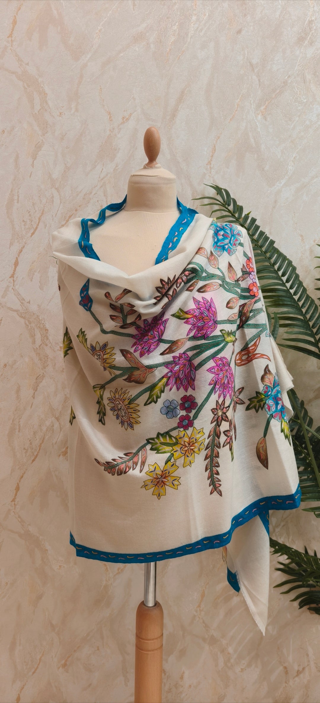 Shipra Ivory Floral Hand-Embroidered Pashmina Scarf | House of Inaayat
