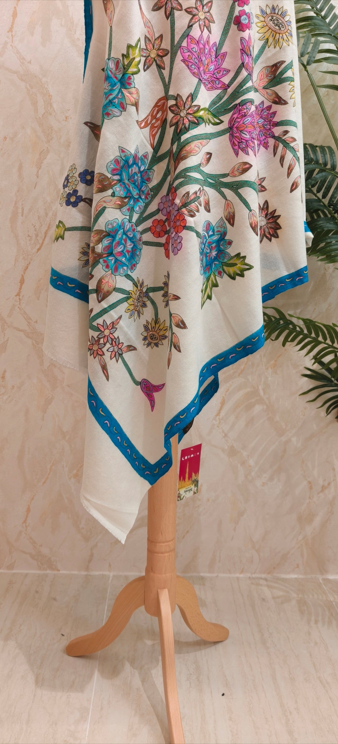 Shipra Ivory Floral Hand-Embroidered Pashmina Scarf | House of Inaayat