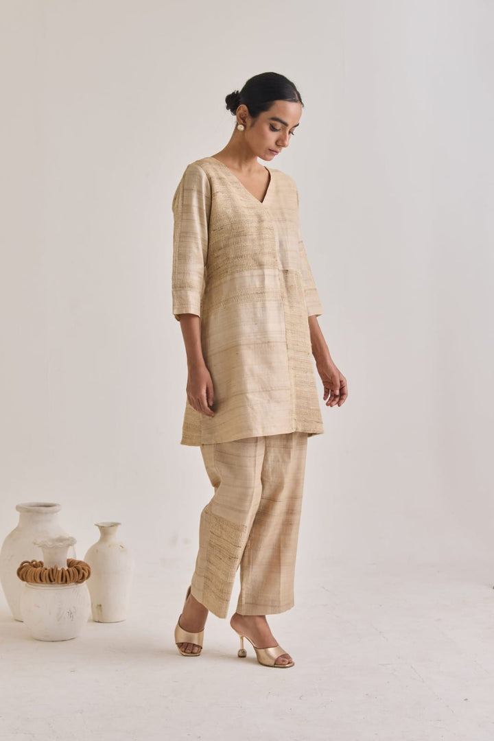 Hathkarga and Kora Tussar Blocked Co-ord Set | Essence by Monika