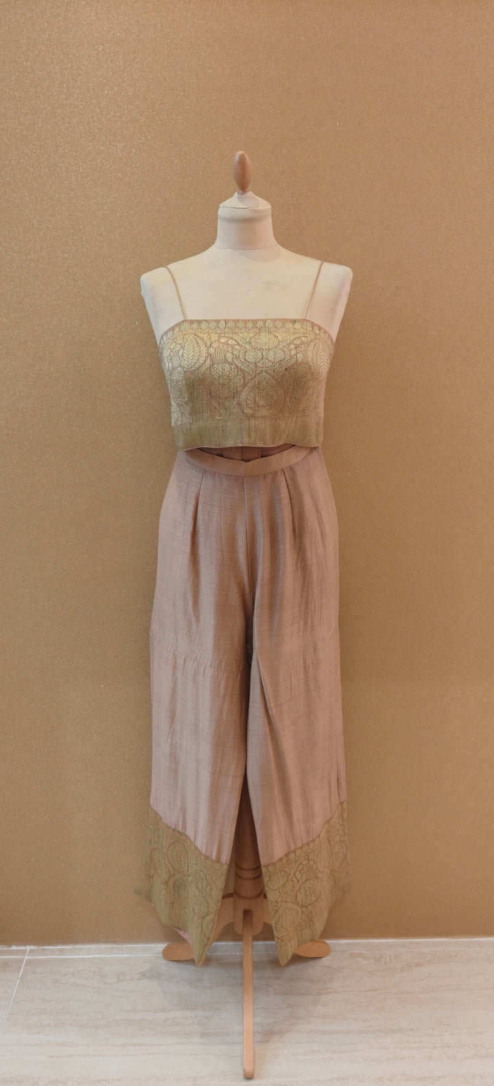 Banarsi Munga Cape Set| Essence by Monika