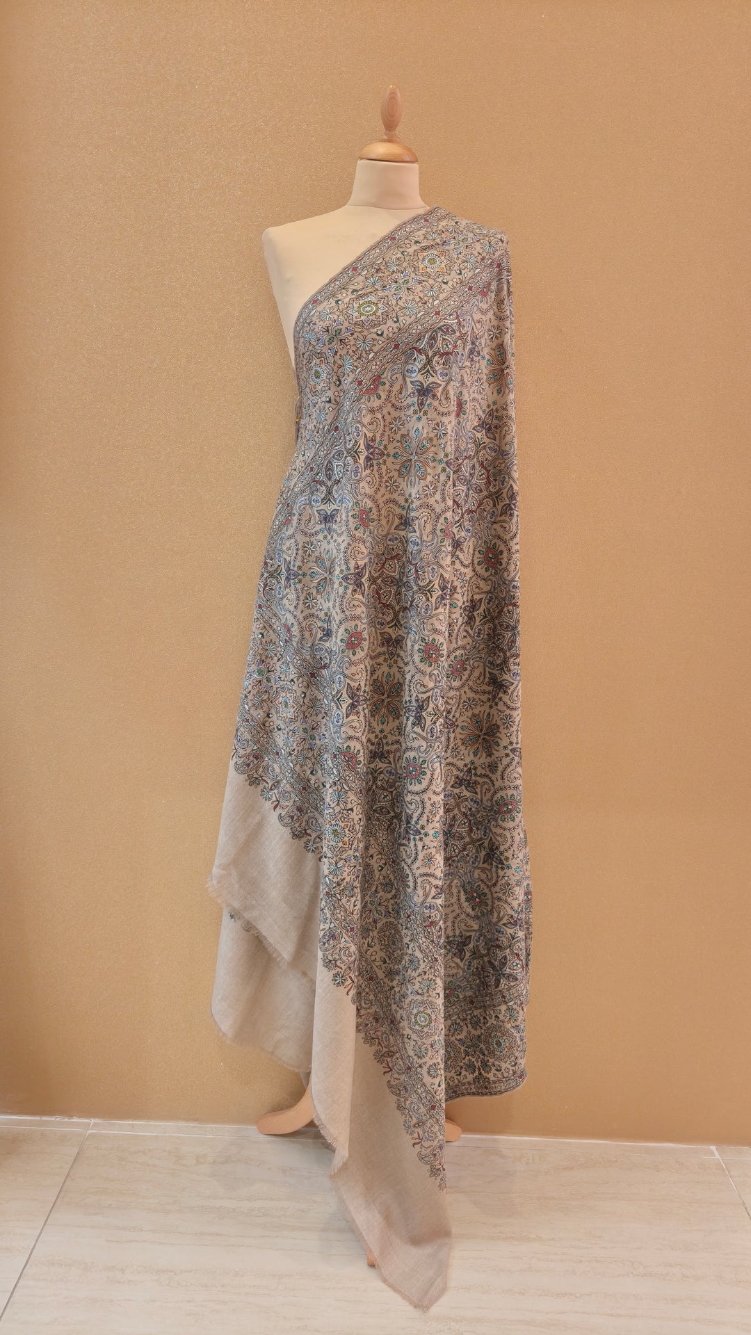 Beige Hand-Embroidered Kashmiri Soojni Shawl|House Of Inaayat