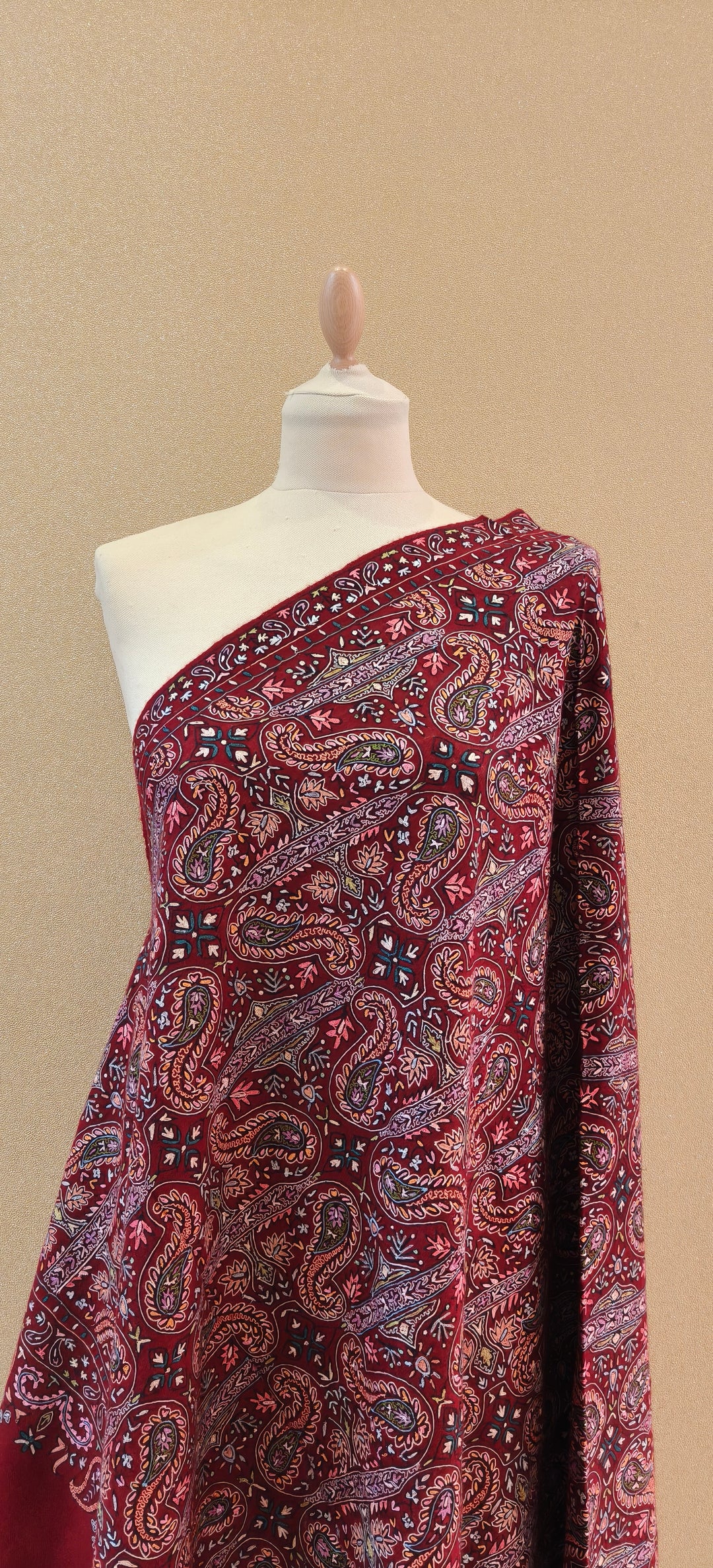 Royal Crimson Sozni Hand-Embroidered Jamawar Shawl|House Of Inaayat