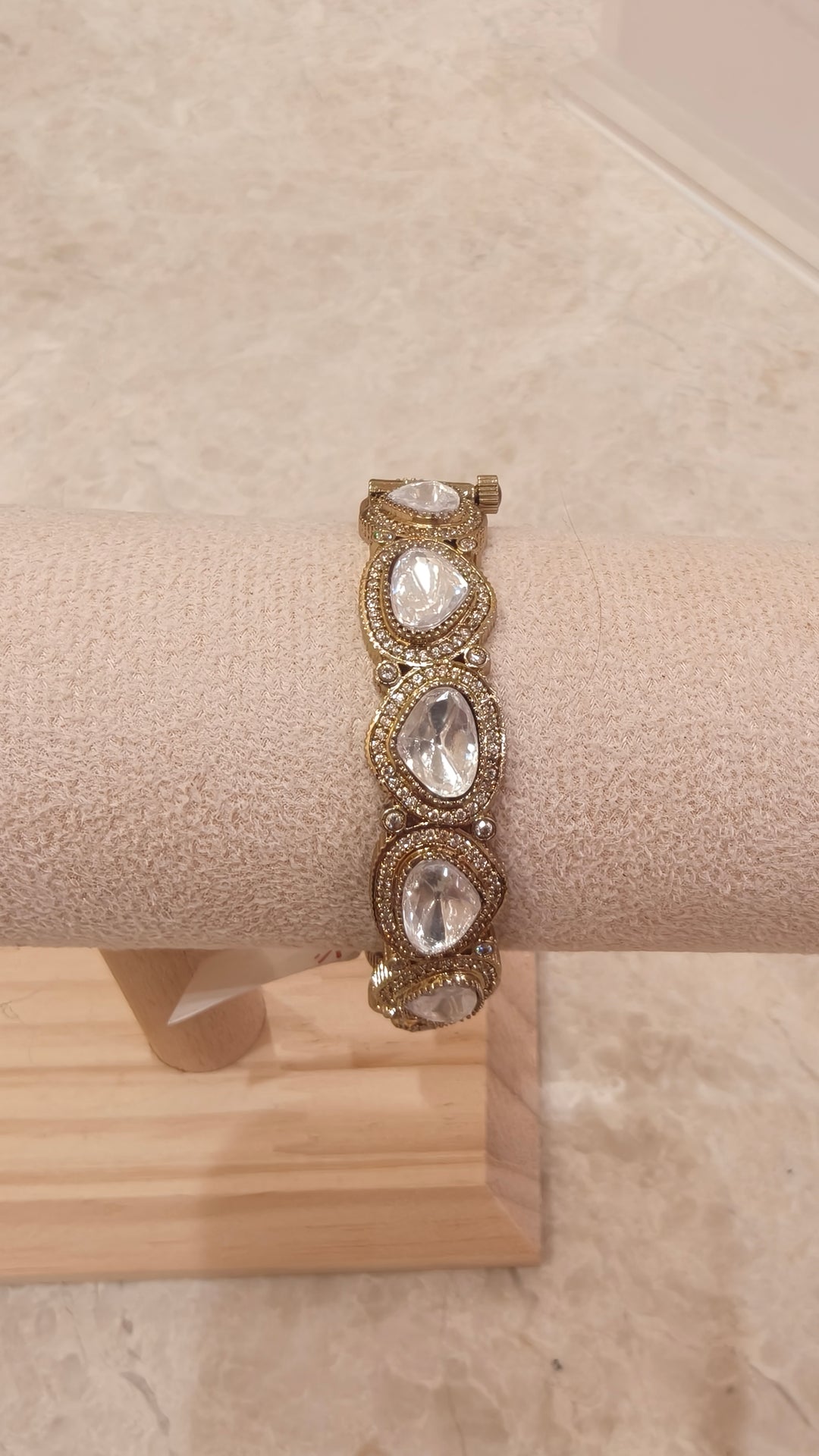 Antique Gold Finish Polki Kundan Bracelet|Vivinia by Vidhi Mehra
