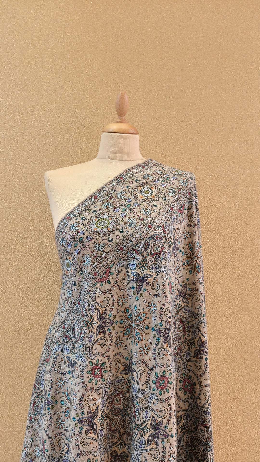 Beige Hand-Embroidered Kashmiri Soojni Shawl|House Of Inaayat