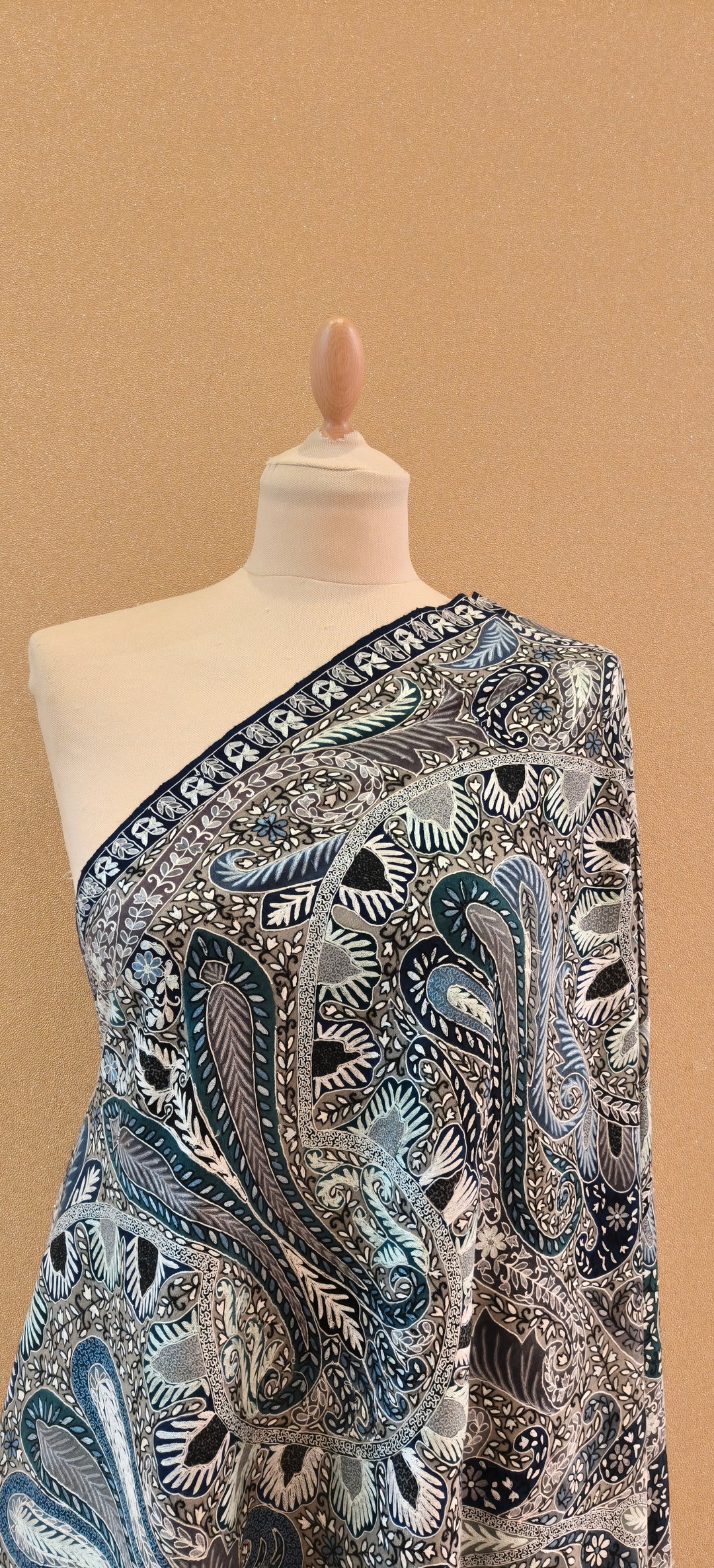 Royal Blue and Grey Sozni Hand-Embroidered Jamawar Shawl|House Of Inaayat