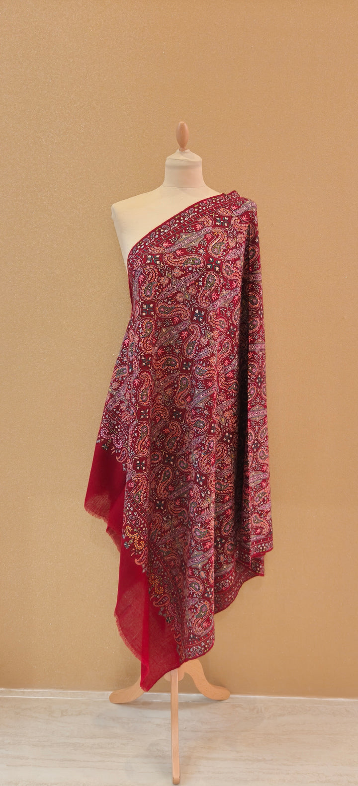 Royal Crimson Sozni Hand-Embroidered Jamawar Shawl|House Of Inaayat