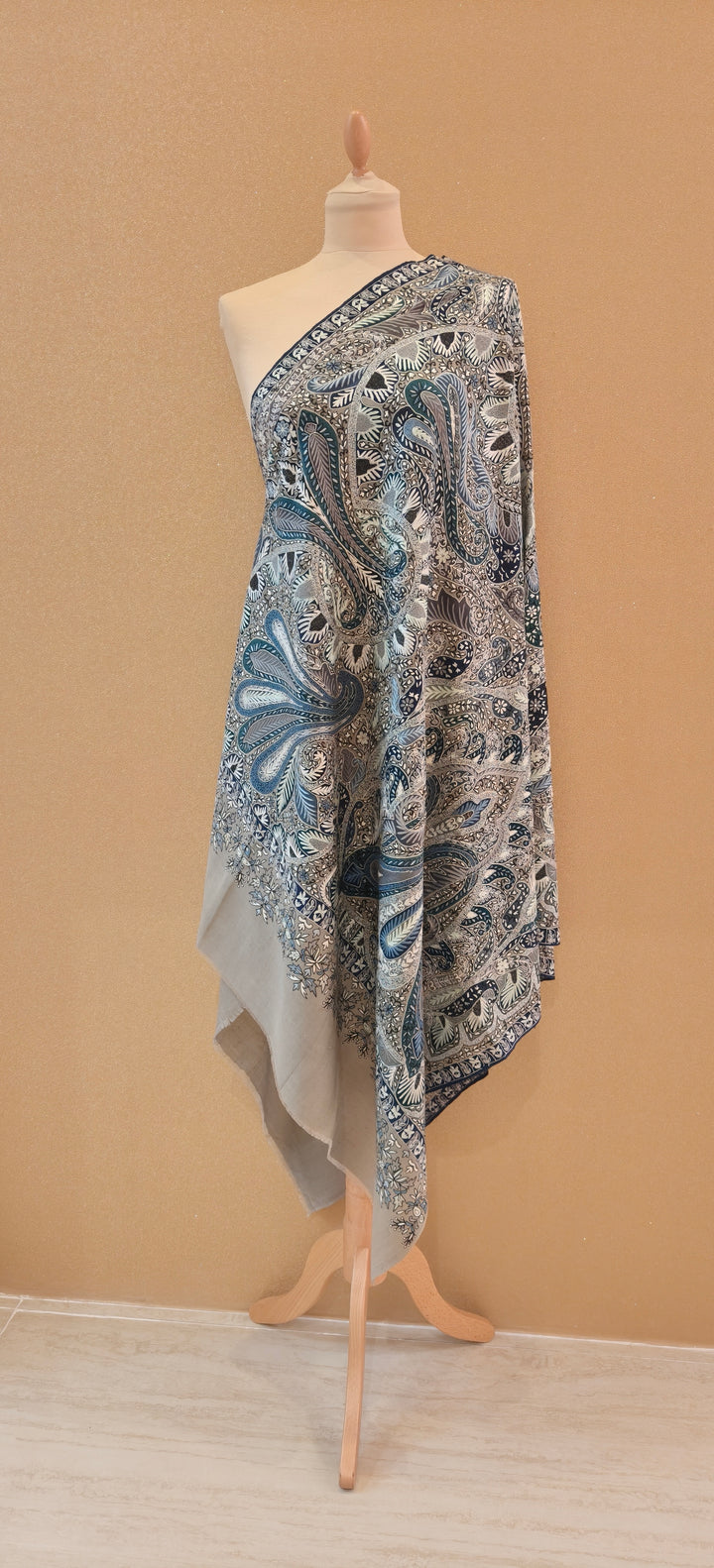 Royal Blue and Grey Sozni Hand-Embroidered Jamawar Shawl|House Of Inaayat