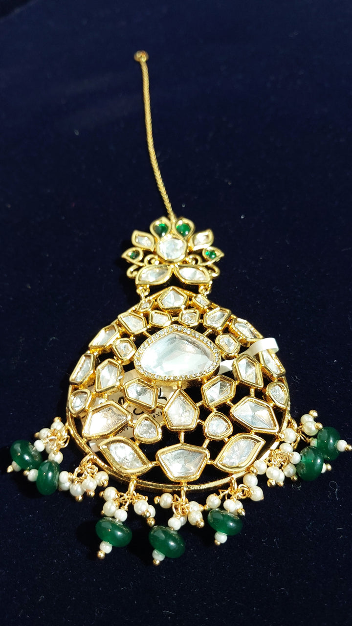 Sara Emerald and Gold Polki Diamond Kundan Maang Tikka|Inaayat by Divya Taimni