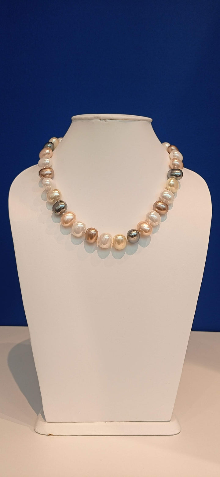 Anoushka Pearl Necklace with a Detachable Pearl Pendant