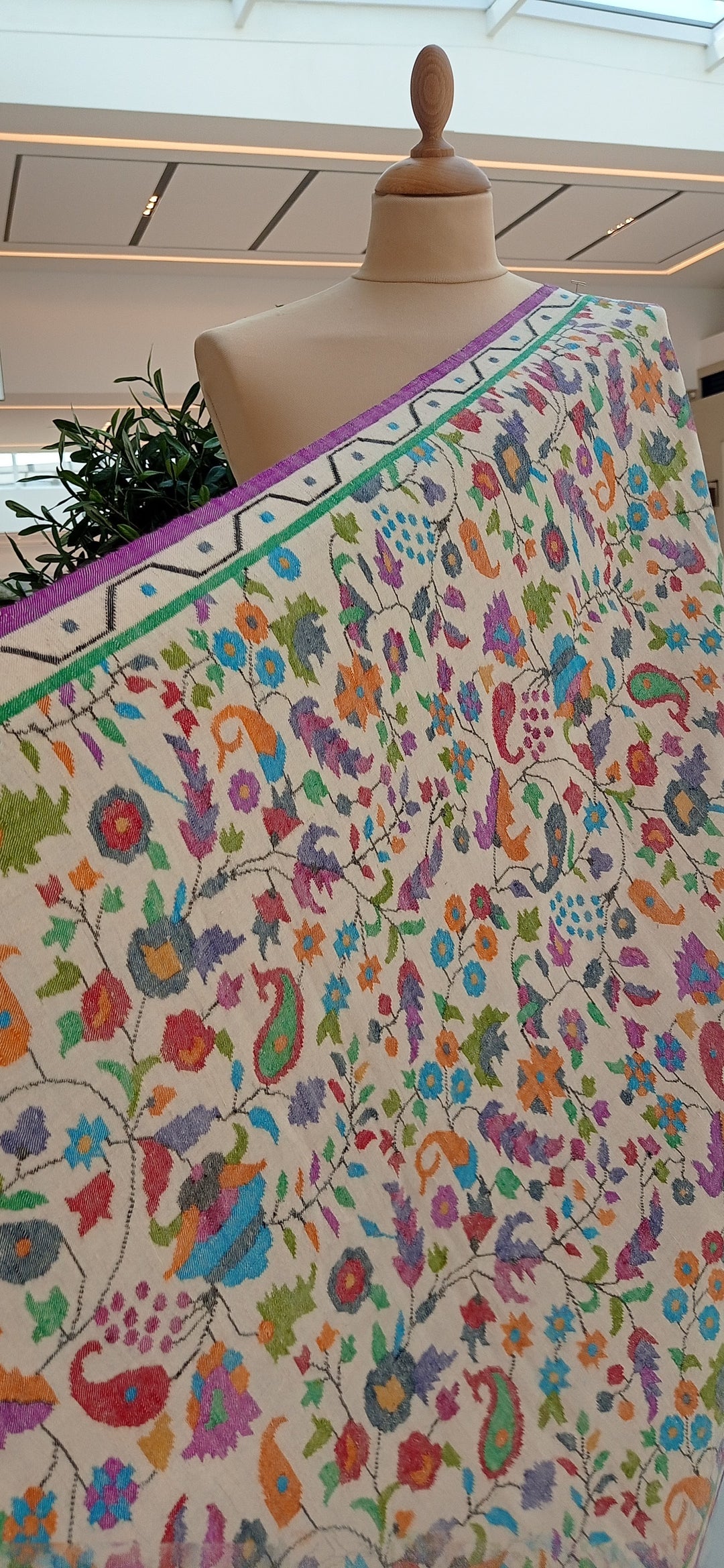 Banjaara Kaani Scarf | House of Inaayat