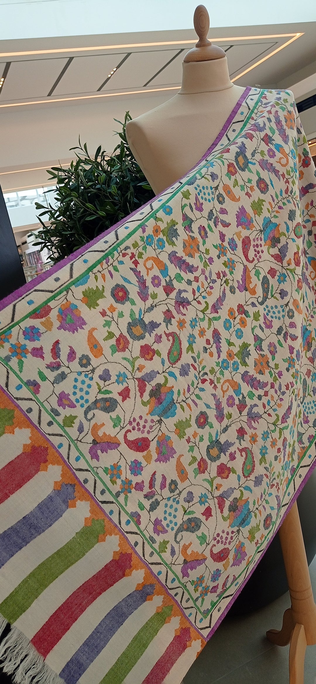 Banjaara Kaani Scarf | House of Inaayat